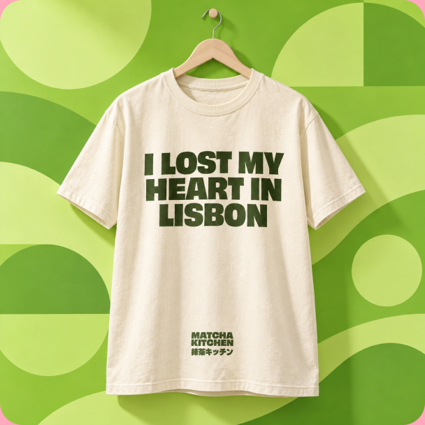 Cream T-shirt printed “I lost my heart in Lisbon” on a hanger